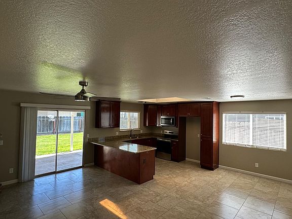 2nd image of 924 Kingery Dr