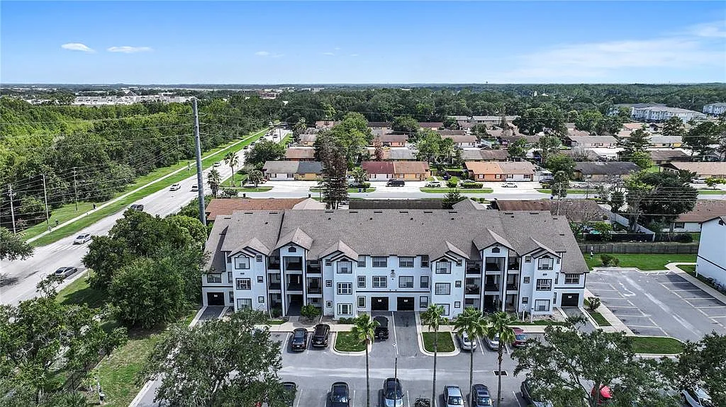 2 bed, 2.0 bath, 1026 sqft, $1,500 — Photo 1