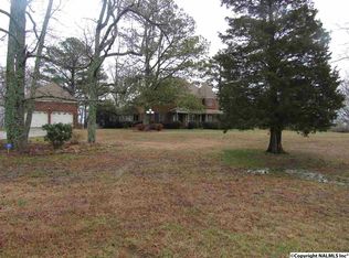 400 Edwards Cir, Laceys Spring, AL 35754