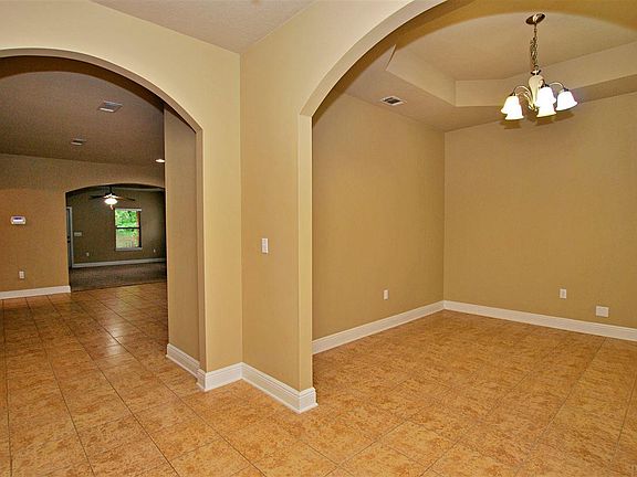 5th image of 2565 Redford Dr