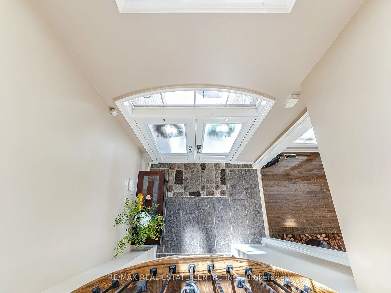 4 bed, $6,700 — Photo 4