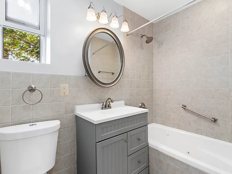 678 Midwood St #2 — Photo 3