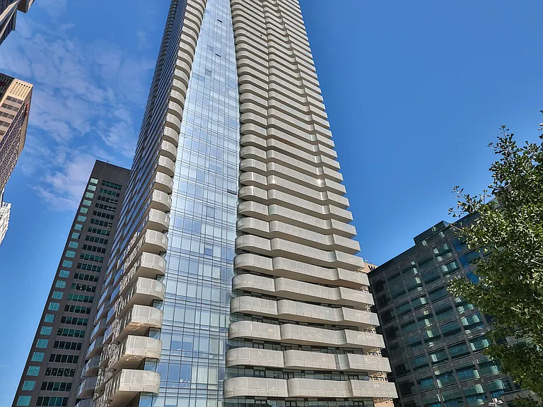 1 Bloor St E #3211 — Photo 43