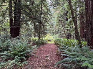 411 Leland Dr, Crescent City, CA 95531