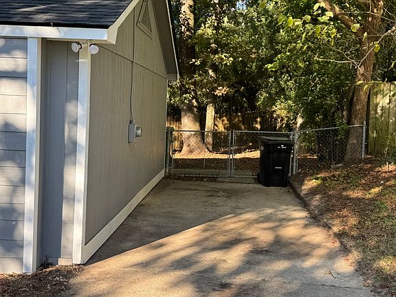 2nd image of 5633 Rockhurst Dr