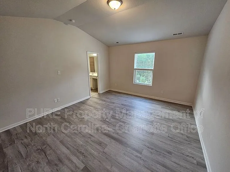 7015 Amberly Hills Rd — Photo 29