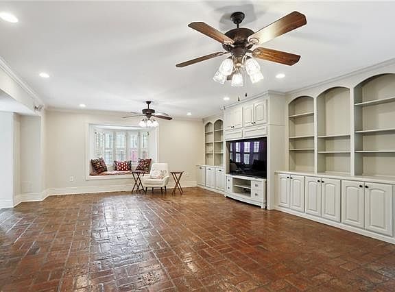 5th image of 6465 Oakland Dr