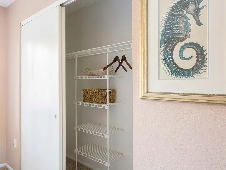 Westwood Suites — Photo 14
