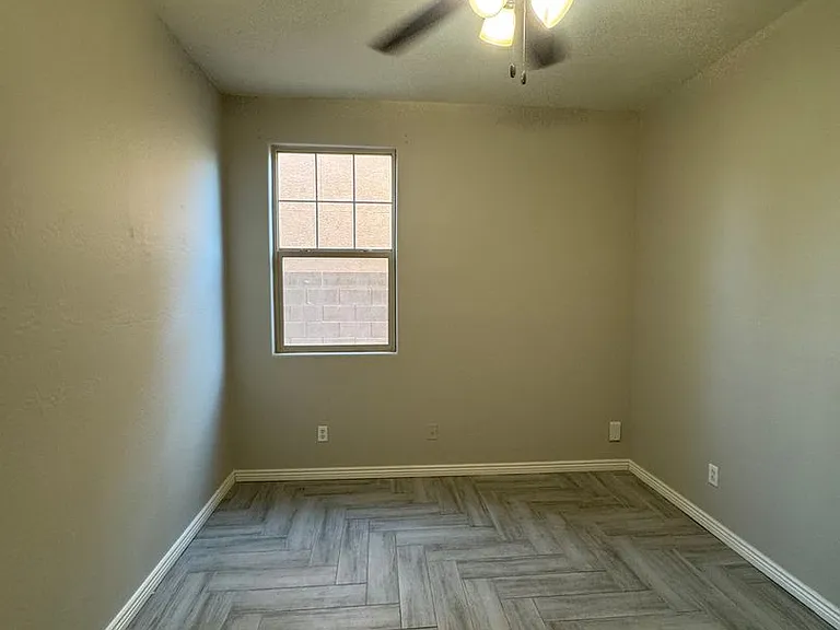 17637 W Molly Ln — Photo 22