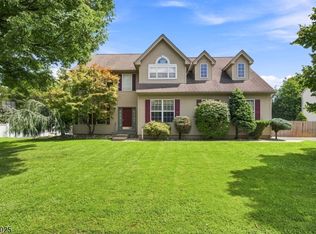 133 Charles St, Somerset, NJ 08873