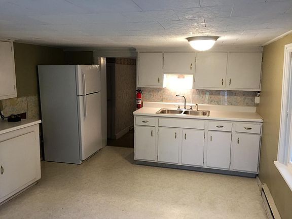 Updated kitchen of 1 bedroom