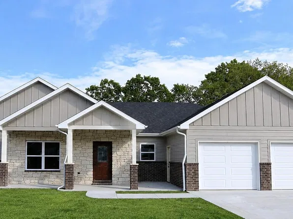 120 Wildfire Ct, Holts Summit, MO 65043