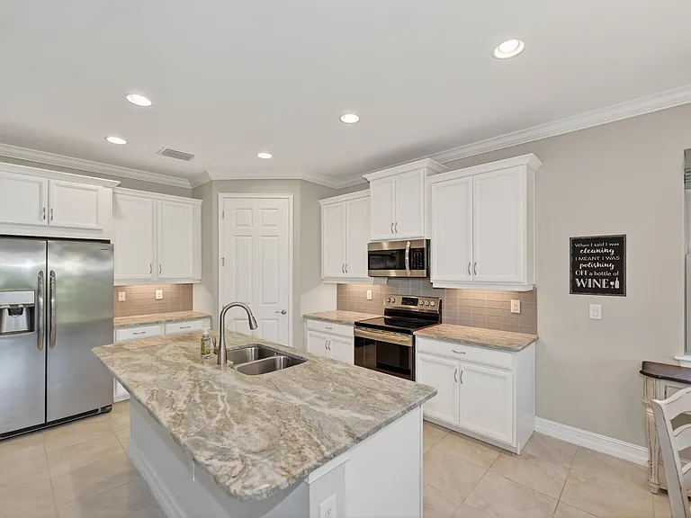 156 Ventosa Pl — Photo 4
