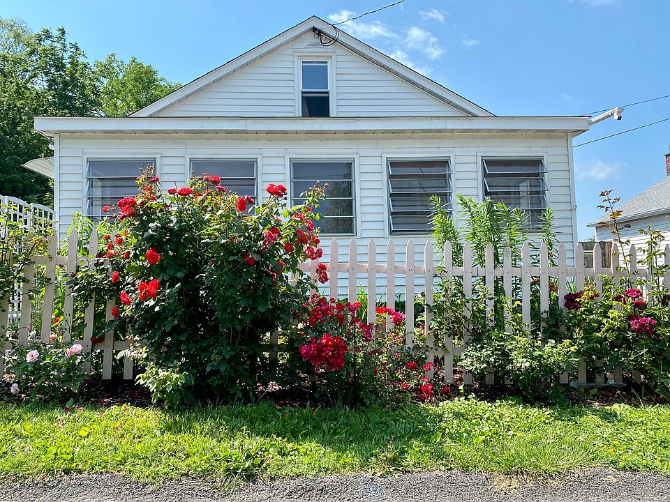 Street view of the cottage