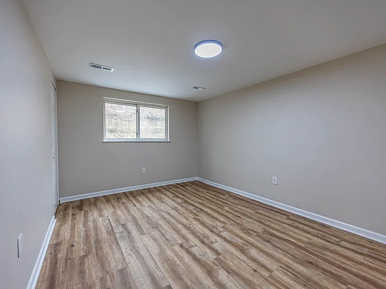 106 Blythe Rd — Photo 12
