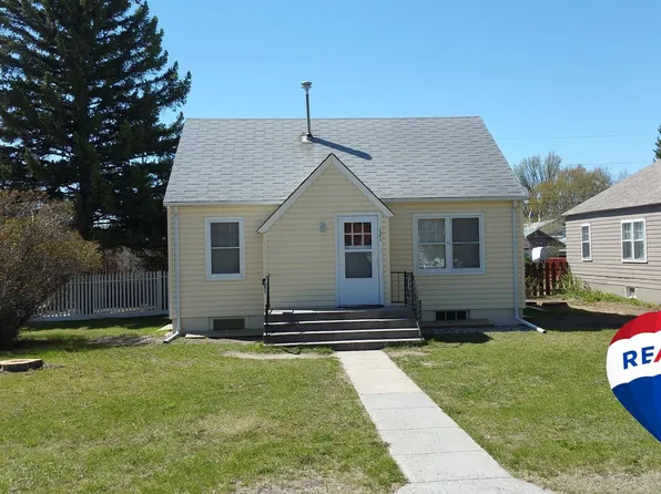 121 E Jackson Ave, Riverton, WY 82501