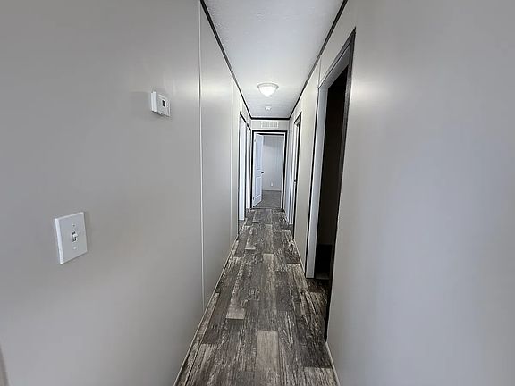 3rd image of 5715 N Belleview Ave