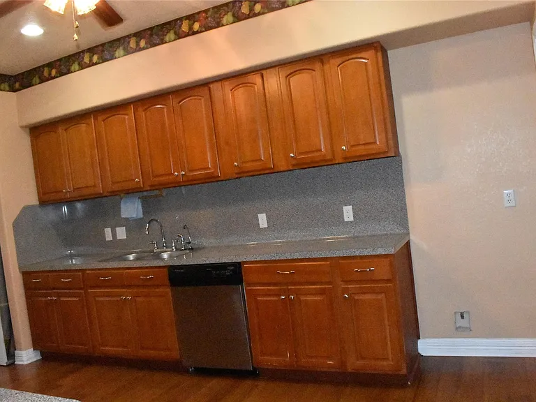 8535 Parkette Dr — Photo 13