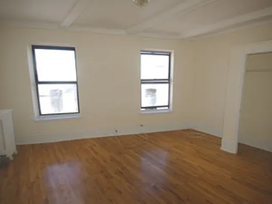 Rented by 4 Points Properties | media 9