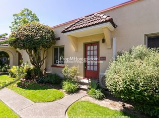 2251 SE Caruthers St APT 2, Portland, OR 97214