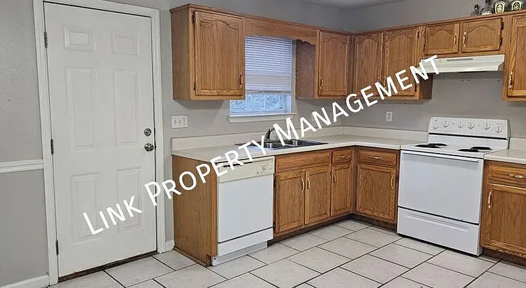 1106 Carline Rd #D — Photo 11