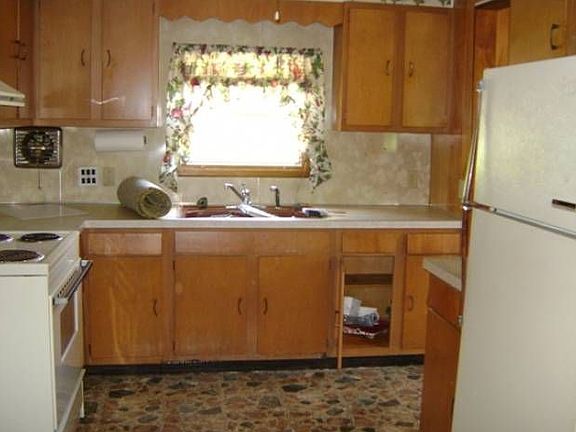 Kitchen appliances remain