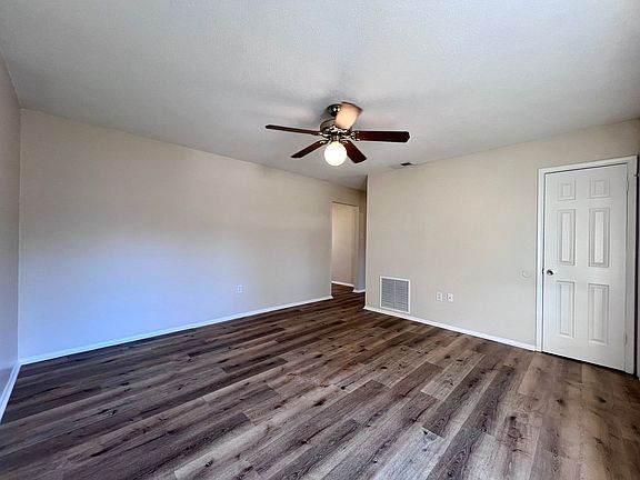 3rd image of 133 Melrose Pl