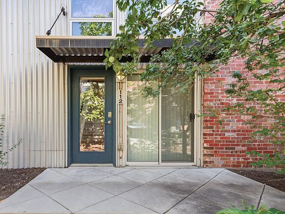 5th image of 3033 Blake St #112