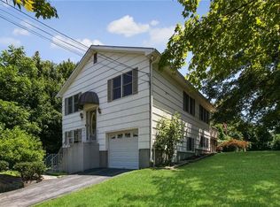 1 Lisa Ct, Montrose, NY 10548