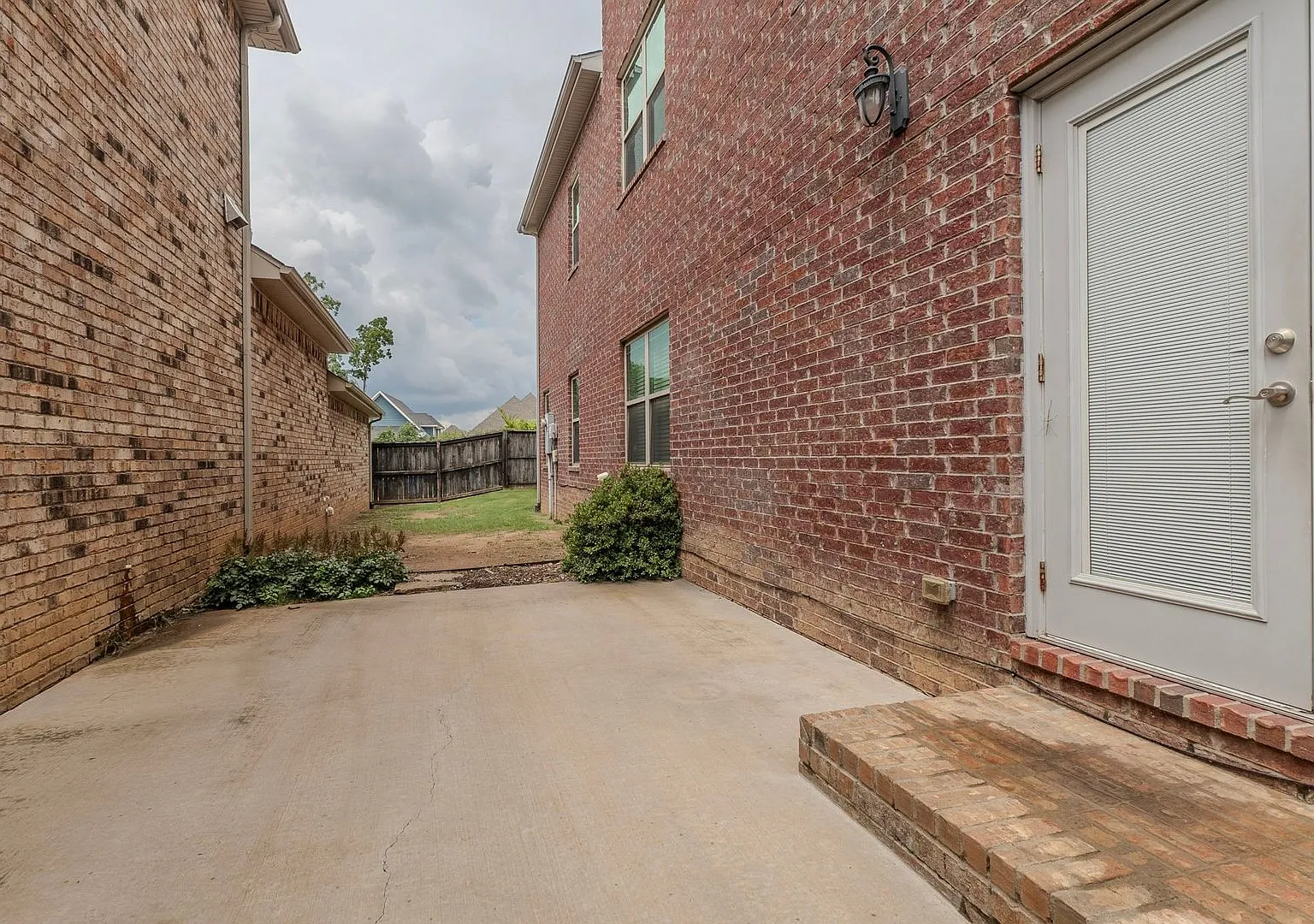 Upscale 4 Bed, 2.5 Bath Available in Fayetteville! — Photo 4