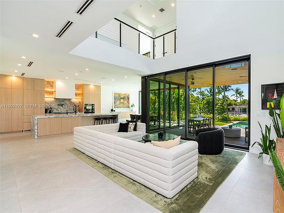 3rd image of 1230 Cleveland Rd