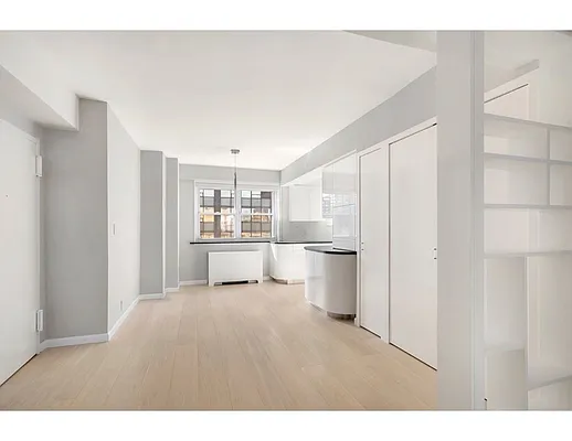 Sold by Level Group | media 9