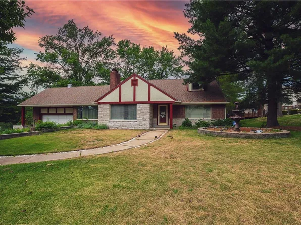 3114 Autumn Trace Dr, Maryland Heights, MO 63043