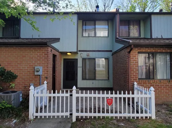 2209 Greenwood Dr, Lindenwold, NJ 08021