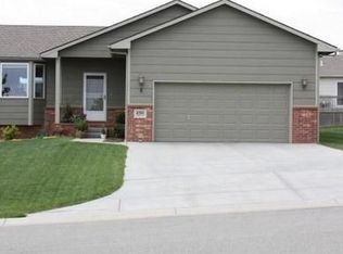 4201 Niblick Dr, Winfield, KS 67156