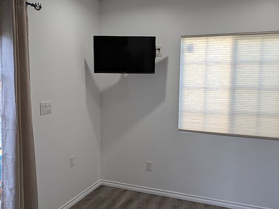 3rd image of 3034 Sagamore Way #2