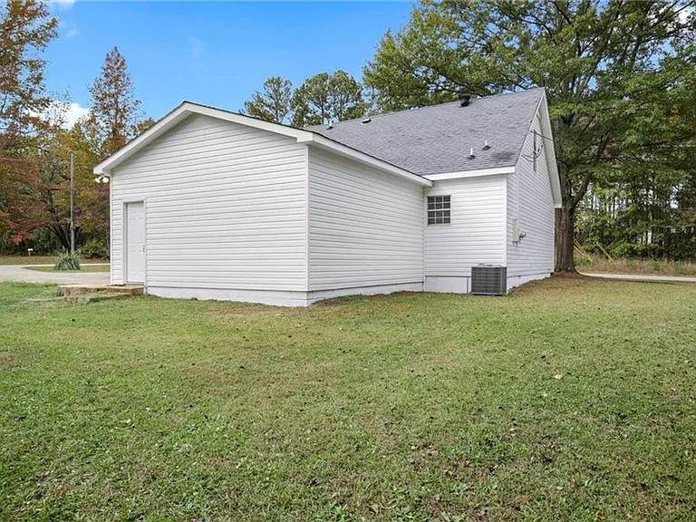 1312 Lake Paradise Rd — Photo 22