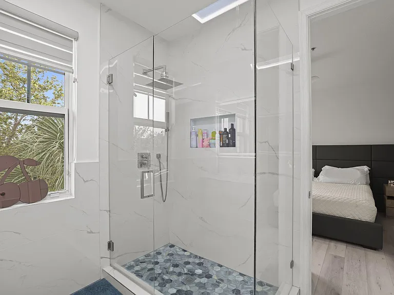 616 NW 38th Cir — Photo 38