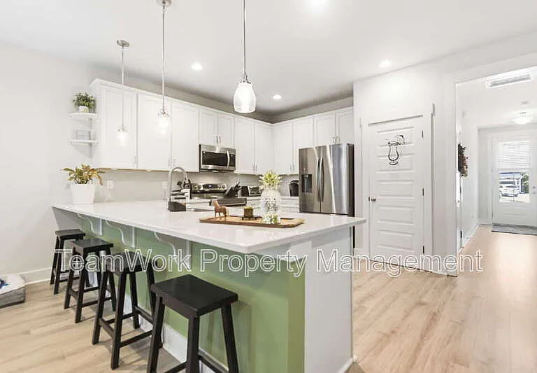 7722 Park Gate Dr — Photo 7