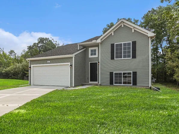 724 Manorwood Cir, Benton Harbor, MI 49022