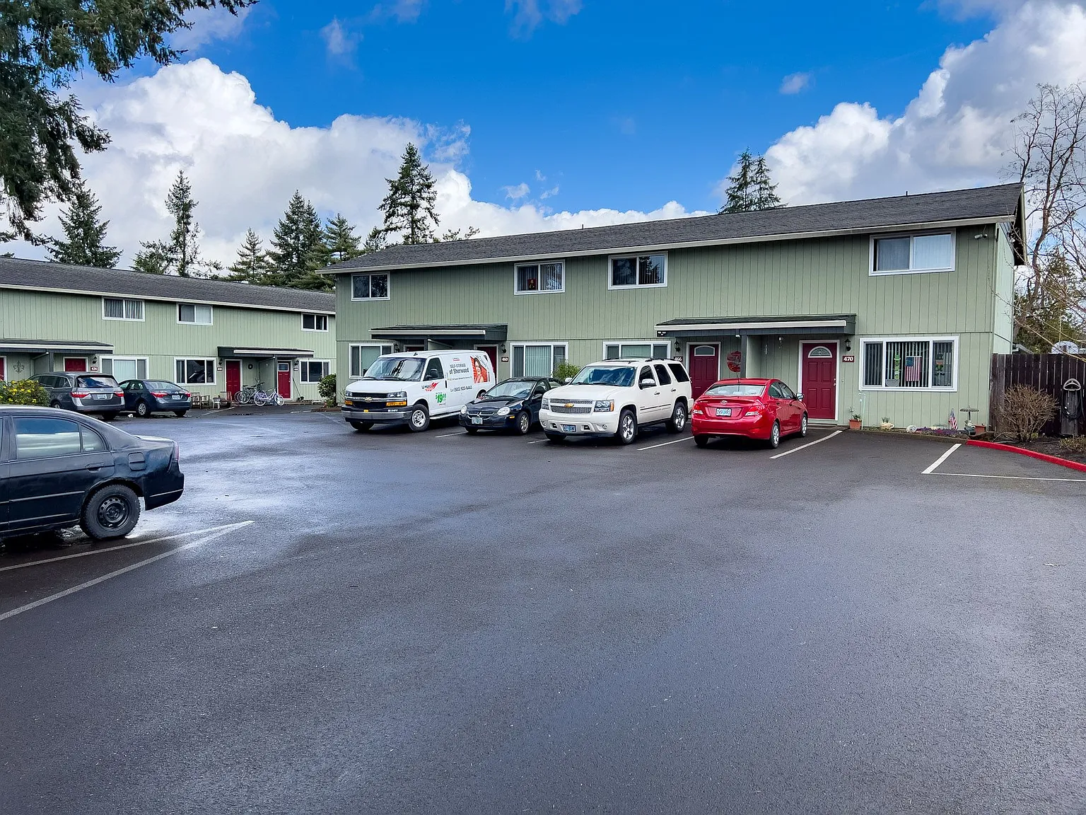 Brentwood Apartments — Photo 3