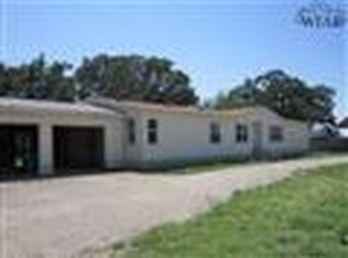133 Wynn Rd, Henrietta, TX 76365