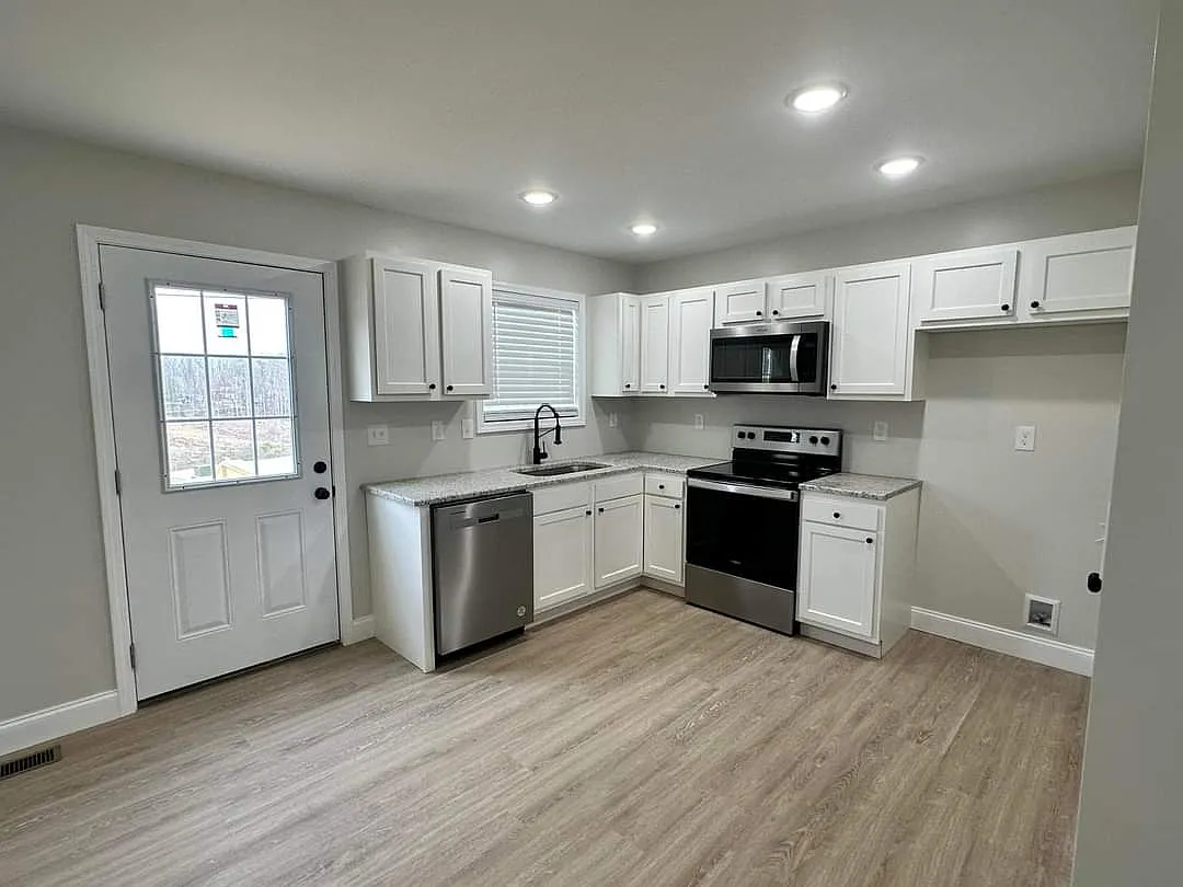 2 bed, 1.5 bath, 1150 sqft, $1,250 — Photo 2