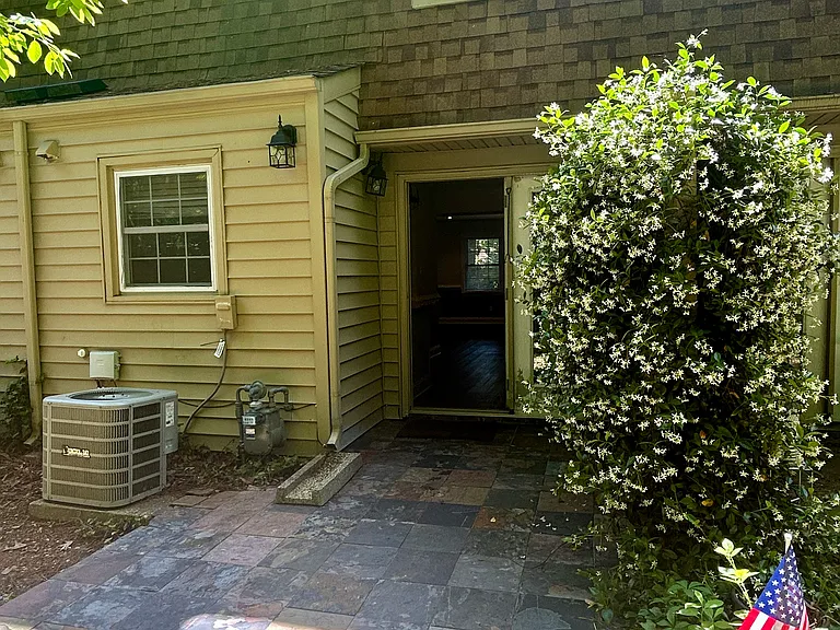 4705B Blue Bird Ct — Photo 13
