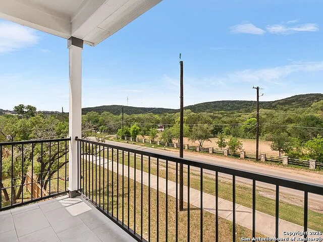 21411 Sir Walter Ln — Photo 2