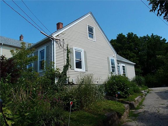2nd image of 41 Prospect Hill Ave