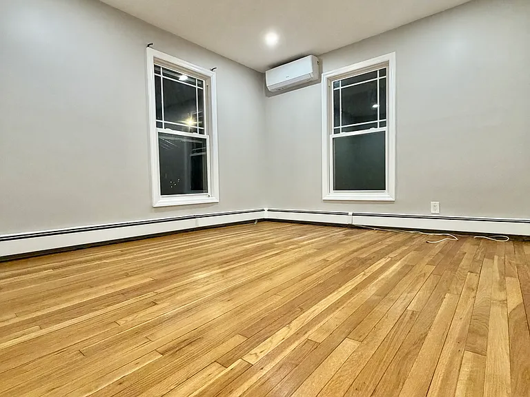 290 Woodbury Rd — Photo 18