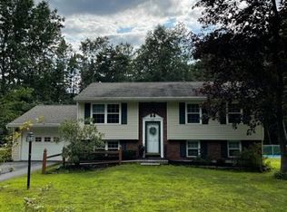 86 Jones Rd, Saratoga Springs, NY 12866