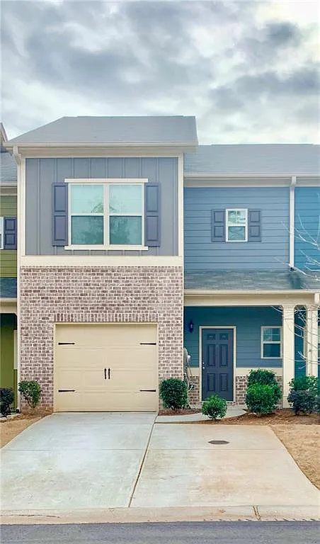 3 bed, 2.5 bath, 1636 sqft, $1,900 — Photo 2