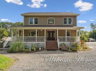 4 Railroad Ave, Three Bridges, NJ 08887